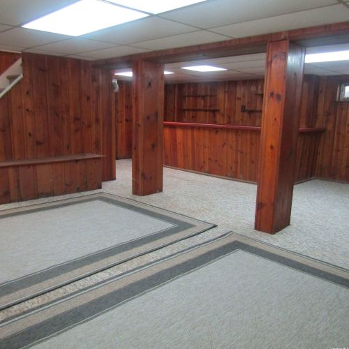 2 Oak Dr, New Hyde Park NY  11040-3315 exterior