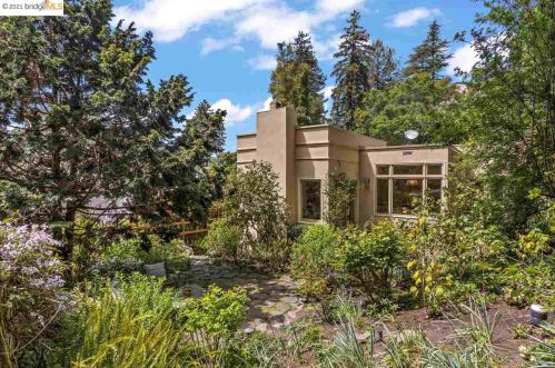 983 Regal Rd, Berkeley, CA 94708-1427