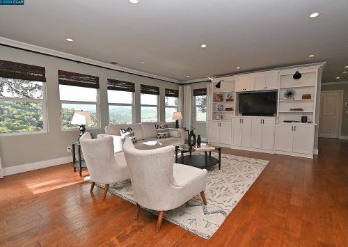 122 El Toyonal, Orinda CA  94563-2133 exterior