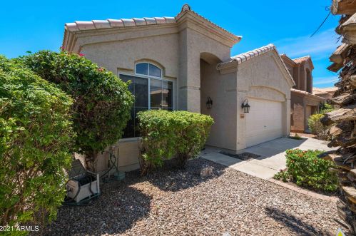 3301 Ross Dr, Chandler, AZ 85226-2365