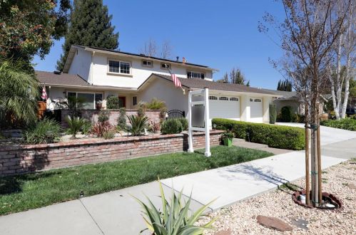 731 9th St, Gilroy, CA 95020-6323