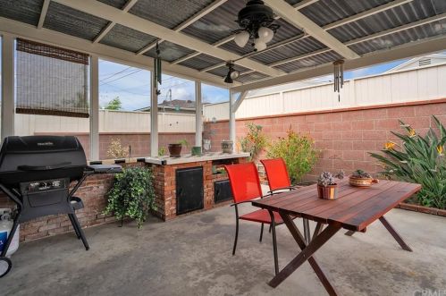 5519 133 St, Hawthorne CA  90250-5921 exterior