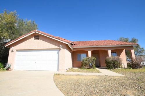 19420 Indian Hills Dr, Black Canyon City, AZ 85324-8740