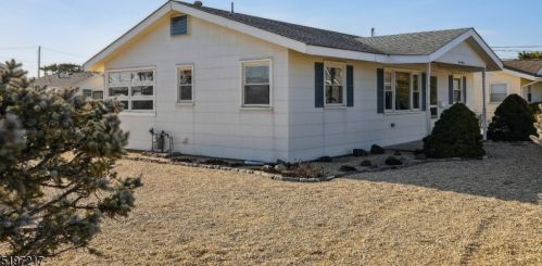 111 Island View Dr, Lavallette, NJ 08735-1216