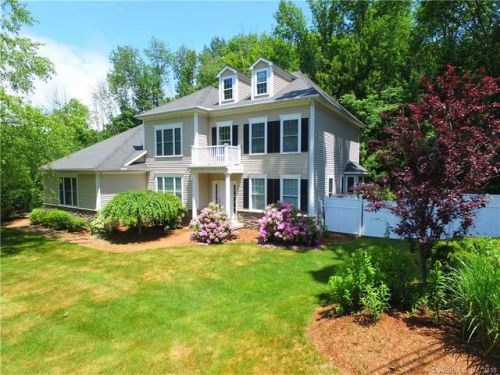25 Cocconi Dr, Manchester, CT 06043-7742