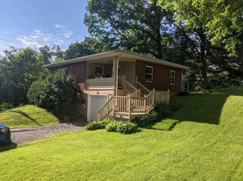 501 Jefferson St, Evans City, PA 16033-1110