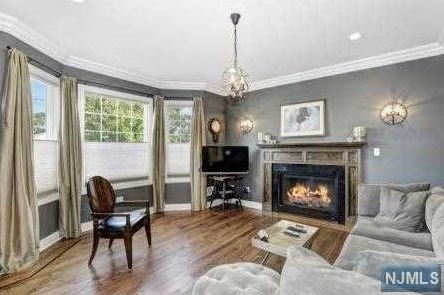 110 3rd St, Wood-Ridge, NJ 07075-2215