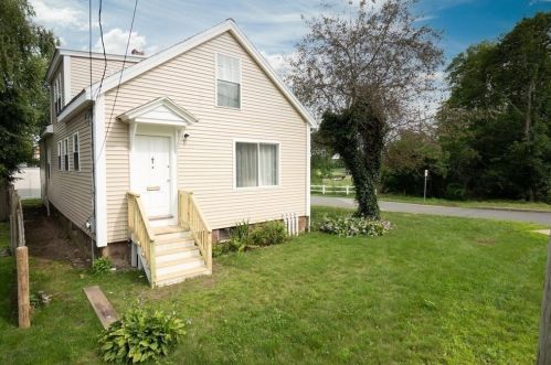 90 Liberty St, Danvers MA  01923-3723 exterior