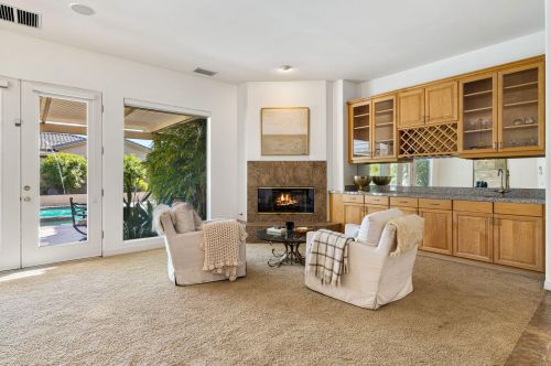 2 King Edward Ct, Rancho Mirage CA  92270-1621 exterior