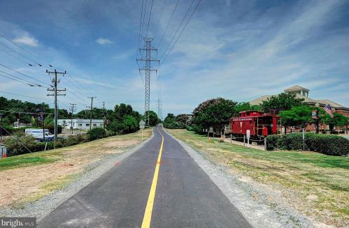 1125 Artic Quill Rd, Herndon VA  20170-3603 exterior