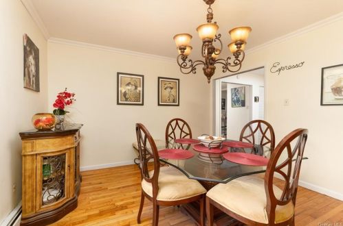 10 Osage Dr, Crotonville NY  10562-3815 exterior