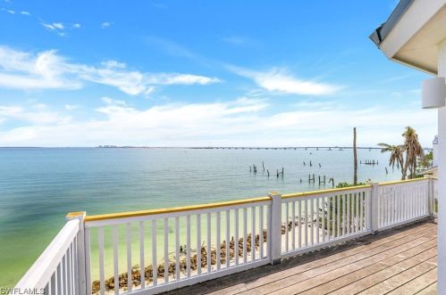 1175 Bird Ln, Sanibel FL  33957-3507 exterior