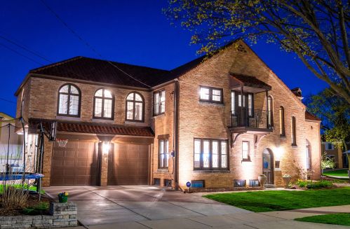 2403 91, Milwaukee WI 53226-1832 exterior