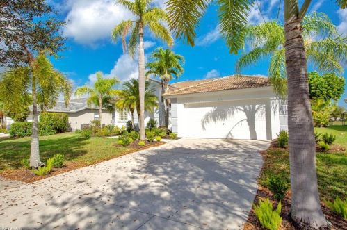 824 Grand Rapids Blvd, Naples, FL 34120-4469