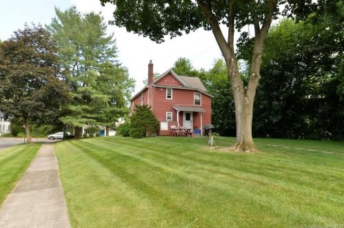 2025 Huntington Rd, Stratford, CT 06614-1974