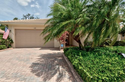 6318 Astor Pl, Vero Beach, FL 32966-6483