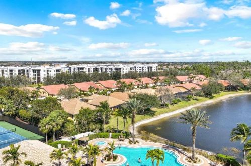 15206 Cortona Way, Naples FL  34120-0672 exterior