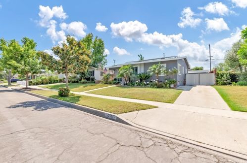 2319 Knoxville Ave, Long Beach, CA 90815-2343