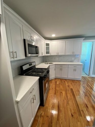 2254 Chatterton Ave, Bronx NY  10472-6308 exterior