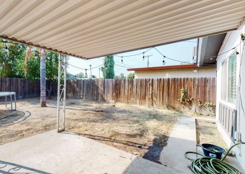 7076 Newbury Ave, San Bernardino CA  92404-6441 exterior