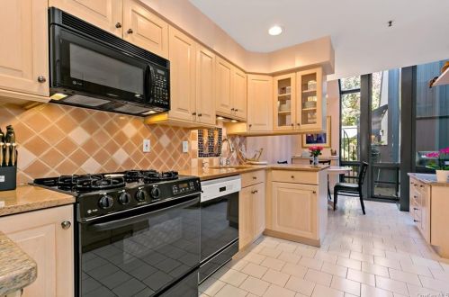 142 Stone Oaks Dr, Hartsdale NY  10530-1160 exterior