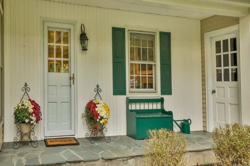 124 Quinn Rd, Briarcliff NY  10510-2133 exterior