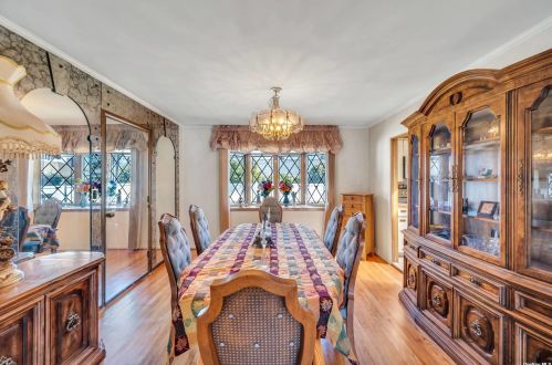 738 Salisbury Park Dr, Westbury NY  11590-5820 exterior