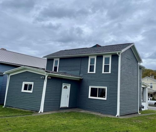 1615 5th Ave, Beaver Falls PA  15010-4028 exterior