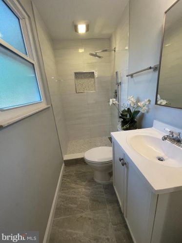 12822 Framingham Ct, Herndon VA  20171-2619 exterior