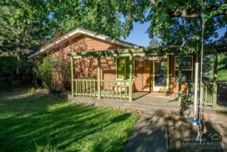 1968 Awbrey Rd, Bend OR  97701-1830 exterior