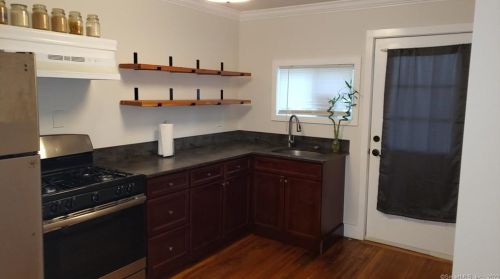 118 Hawthorne Ave, Derby CT  06418-1109 exterior