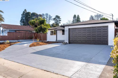 2709 Shamrock Dr, Richmond CA  94806-1524 exterior