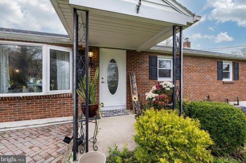 2233 Welsh Dr, Pottstown, PA 19464-2639