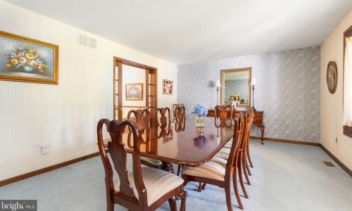 27 Brandywine Dr, Berlin Boro NJ  08009-2225 exterior