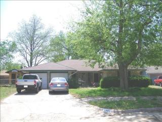 1900 Oakhurst Cir, Norman, OK 73071-1628