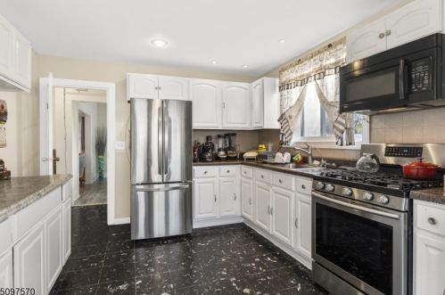 242 Emerson Ave, Paterson, NJ 07502-1305