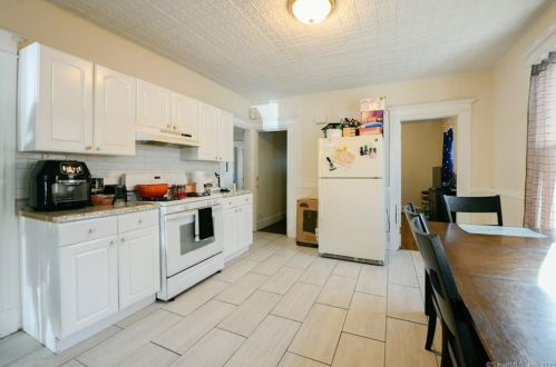 654 Rosemount Ave, Waterbury, CT 06708-3615