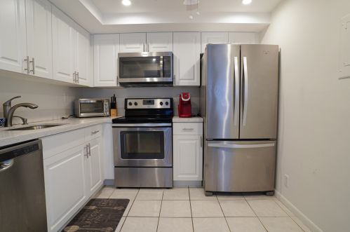 208 Burgundy, Delray Beach, FL 33484-5454