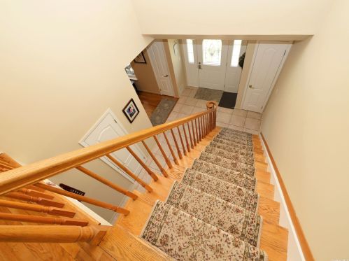 5 Minto Ct, South Setauket NY  11720-2884 exterior