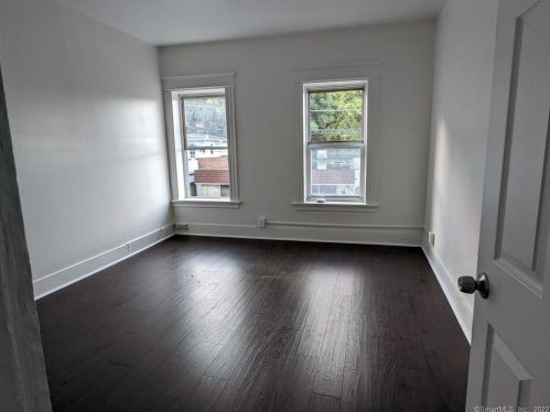 70 Center St, Huntington CT  06484-3242 exterior