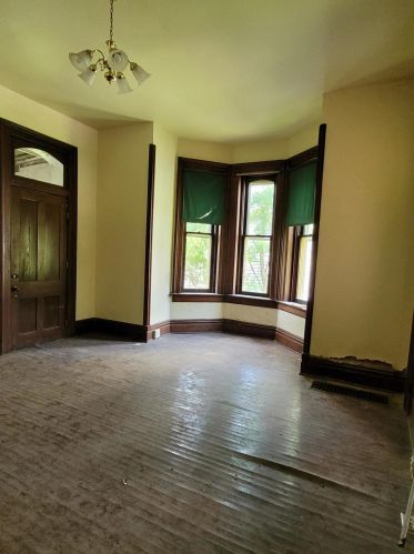 145 Pine St, Zanesville OH  43701-4238 exterior