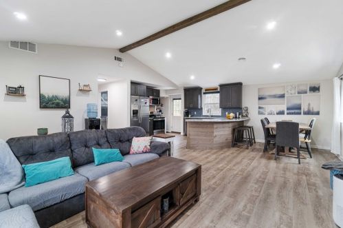 1054 Grandview Ave, Bridgeville PA  15017-2249 exterior