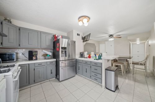 5140 Pearblossom Dr, Riverside CA  92507-6053 exterior