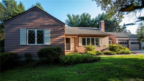 53 Meadowview Dr, Bridgeport, CT 06611-1964