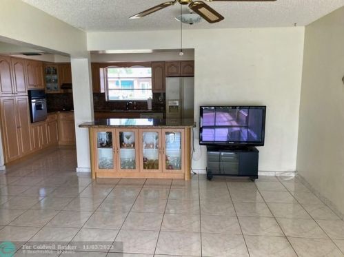 1740 79th St, Hialeah FL  33014-3236 exterior