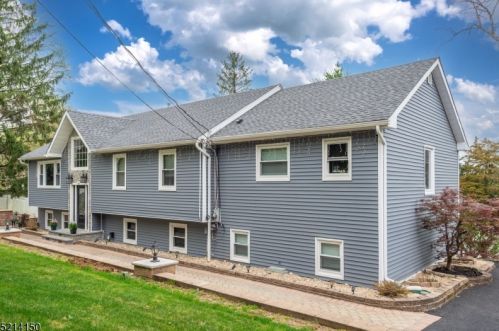 120 Pocohontas Path, Lincoln Park, NJ 07035-2216