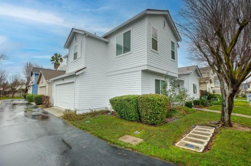 6384 Laguna Mirage Ln, Elk Grove CA  95758-5461 exterior