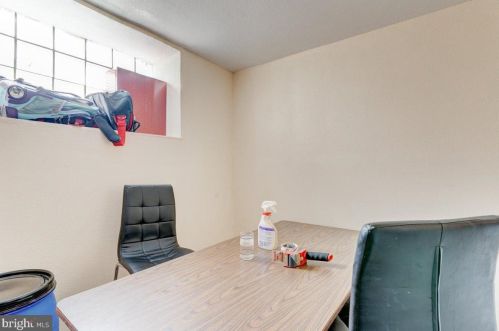 6617 Guyer Ave, Philadelphia PA 19153-2406 exterior