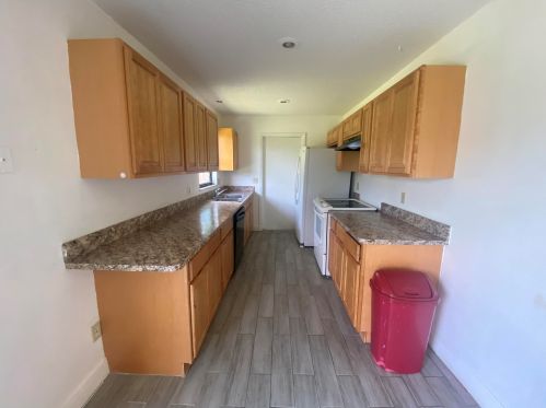 1361 Bellevue Ave, Fort Pierce FL  34953-1210 exterior