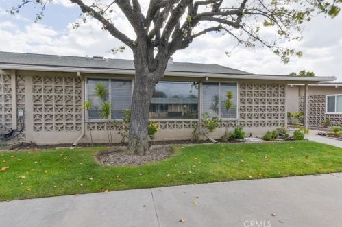 1360 Oakmont Rd, Seal Beach, CA 90740-3783